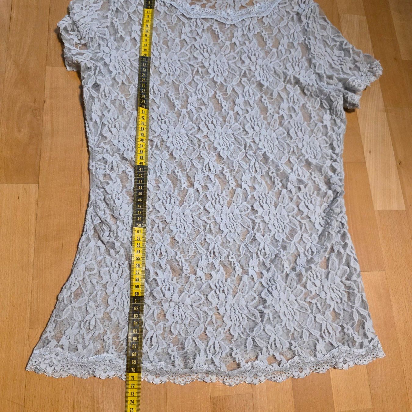T-Shirts: Spitzenshirt Grau Transparent Elastisch Gr. 38–40 & 40 – Gebraucht aus Wald ZH von CapLux 3