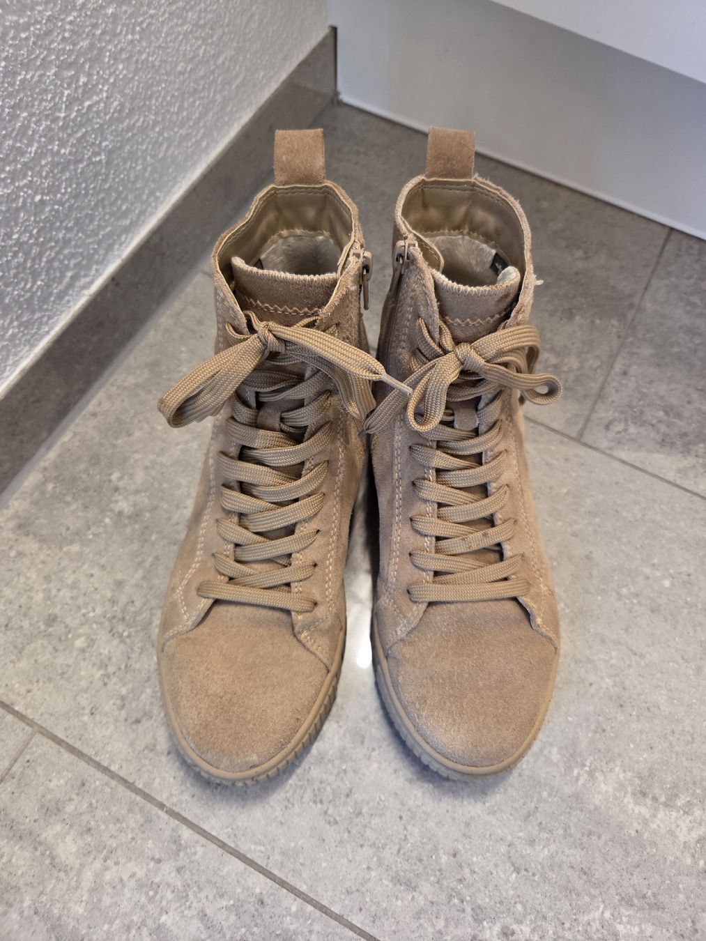 Tamaris Scarpe da donna: Sneaker high, Tamaris – Usato da Wiesendangen venduto da Sinhuk 7