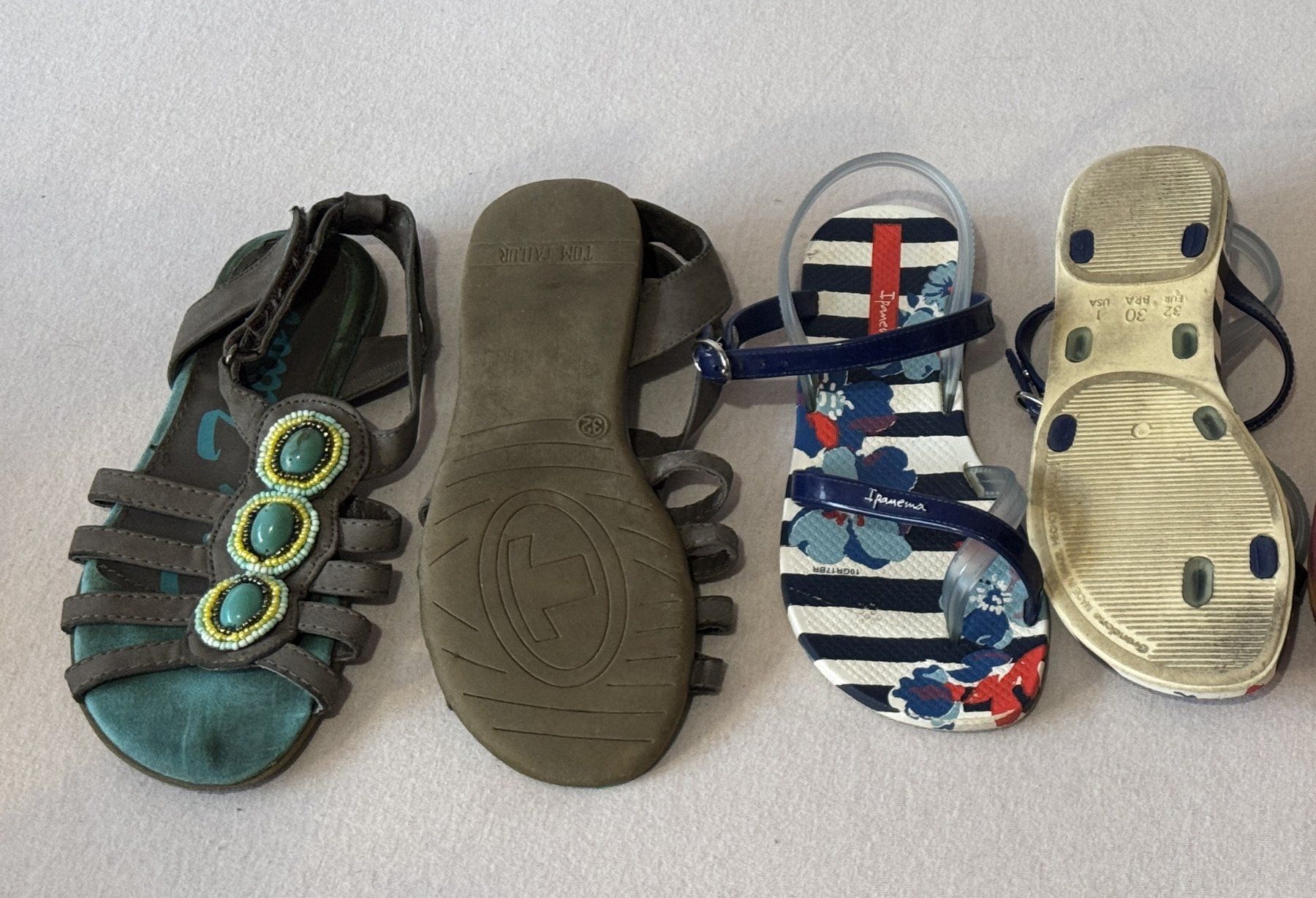 Scarpe per ragazze: Sommerschuhe, Sandalen Grösse 32 – Usato da Würenlos venduto da CaSteSeNievis 1