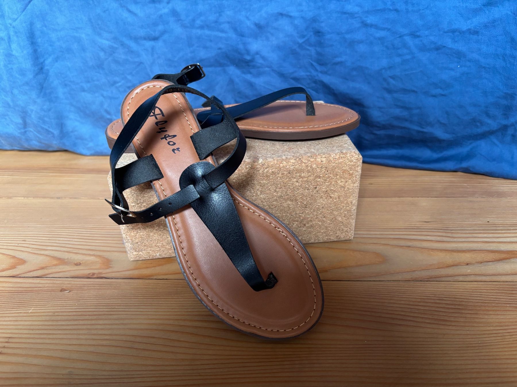 Damenschuhe: Sandale, Kunstleder, Gr. 36 – Neu (gemäss Beschreibung) aus Steffisburg von RoulaRouge77 1