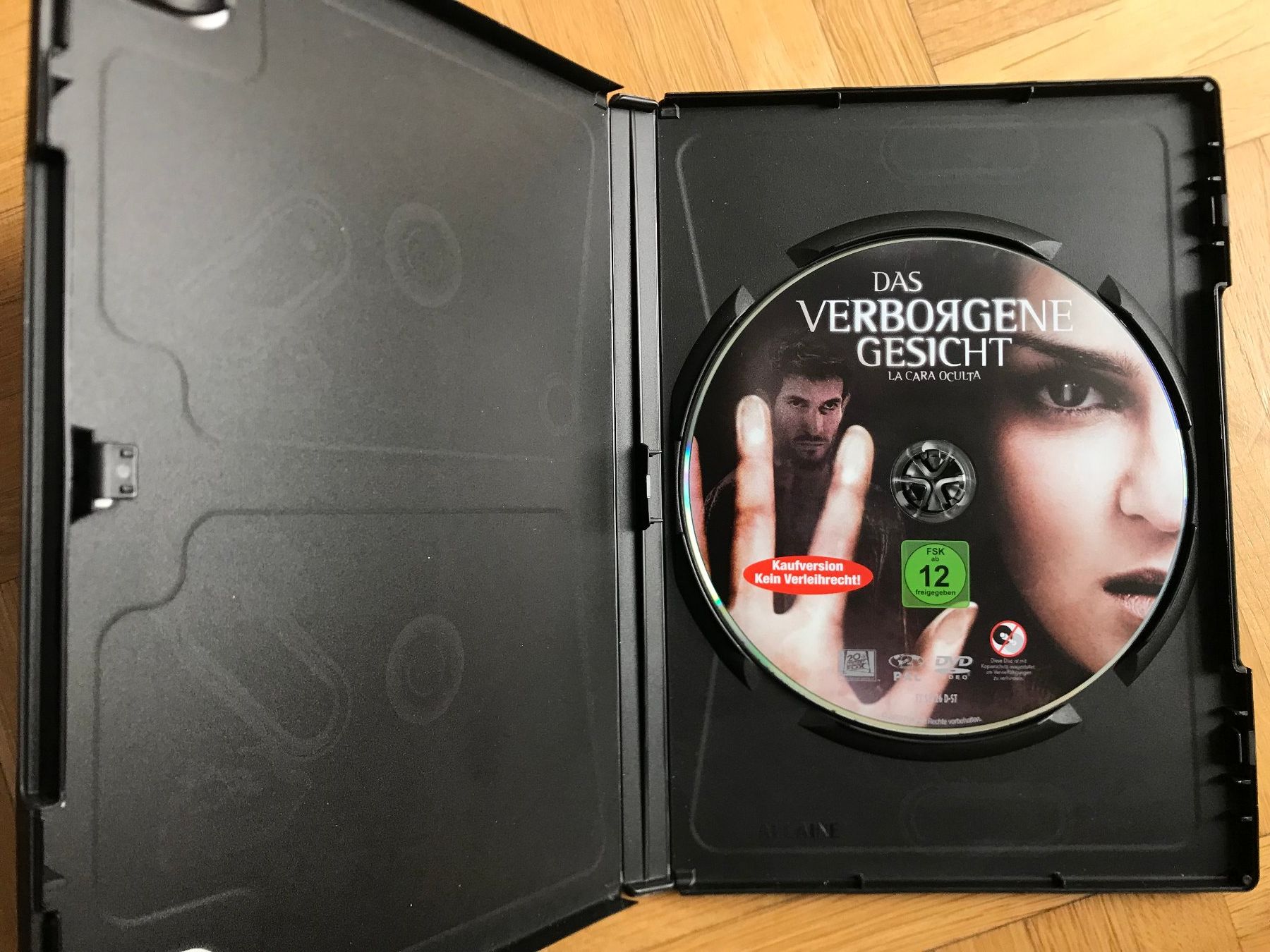 Tutti i DVDs: Das verborgene Gesicht - La cara oculta - DVD – Usato da Zürich venduto da Malcom 1