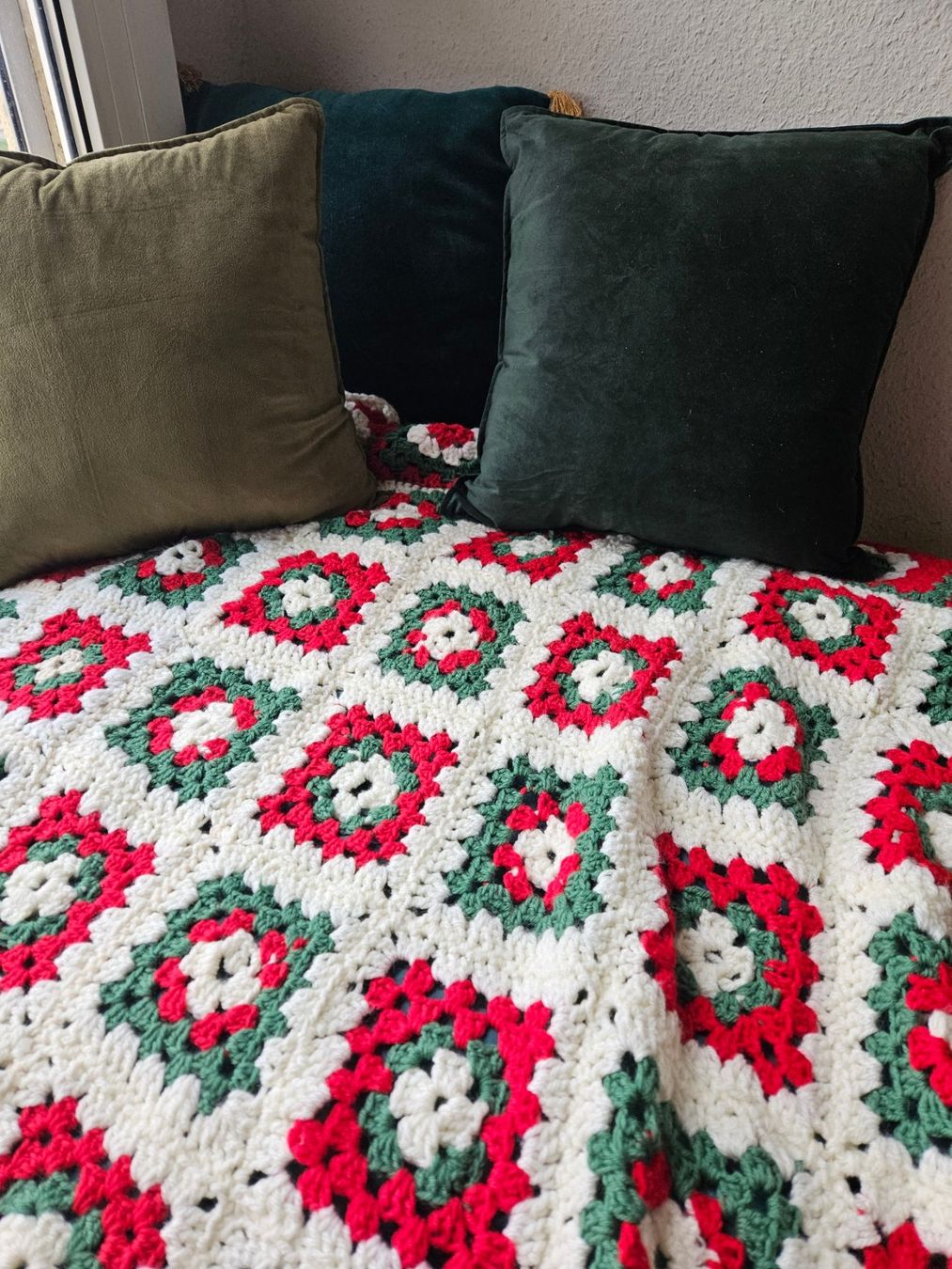 Coperte: Couverture crochet faite main couleurs d hiver! granny patch – Nuovo (secondo la descrizione) da Thônex venduto da lacomtessedesfees 1