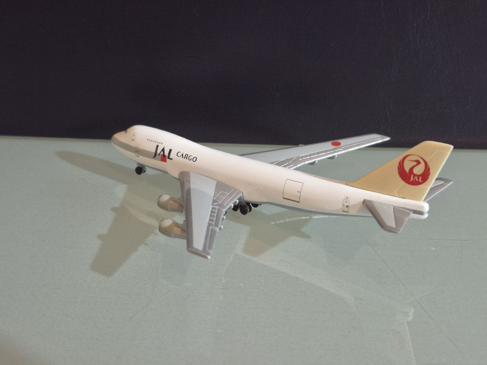 Herpa Kit di modellismo & Modellini statici: Herpa JAL Cargo 1:500 – Usato da Uetendorf venduto da myhome12 1