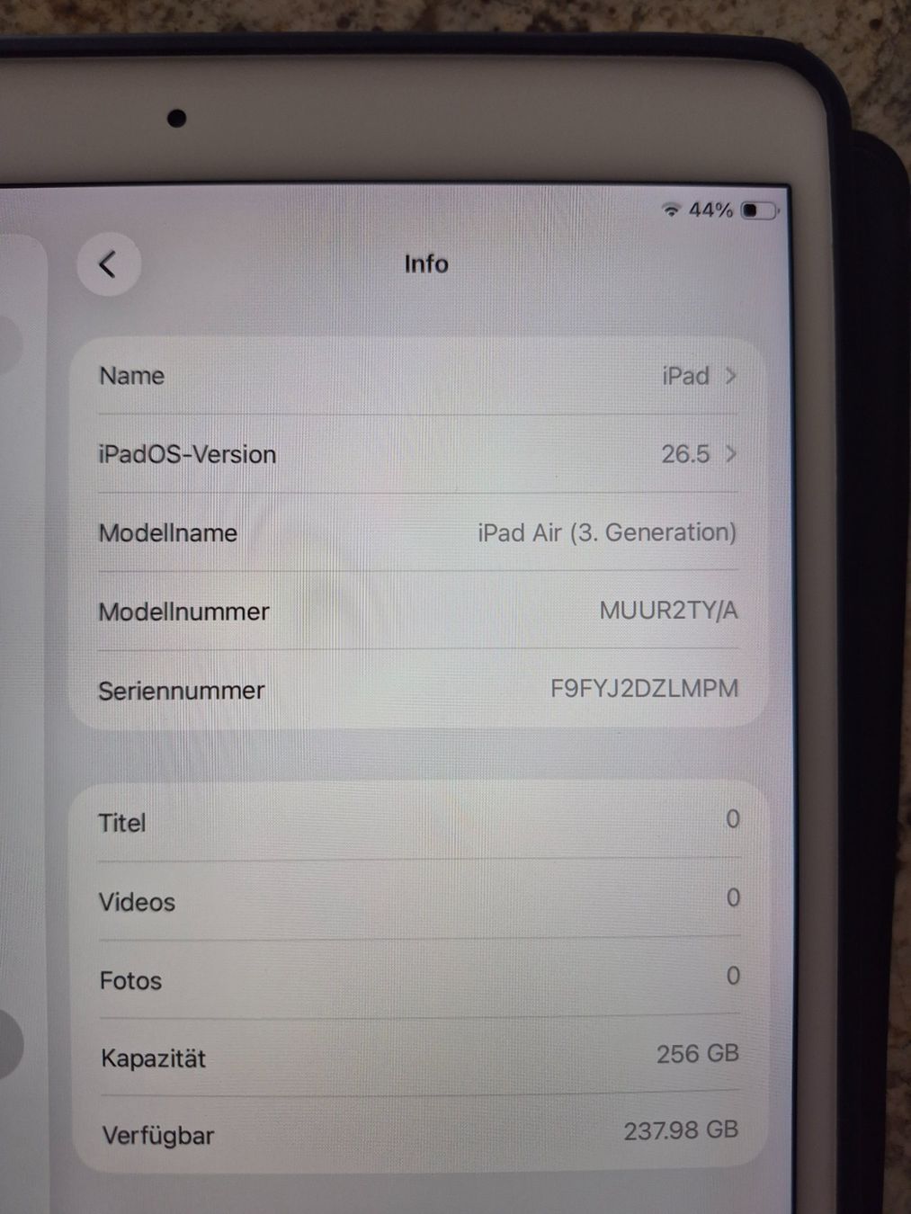 Apple Tablet PC: iPad Air 3. Gen. Silber 256GB – Usato da Dornach venduto da Toko4 3