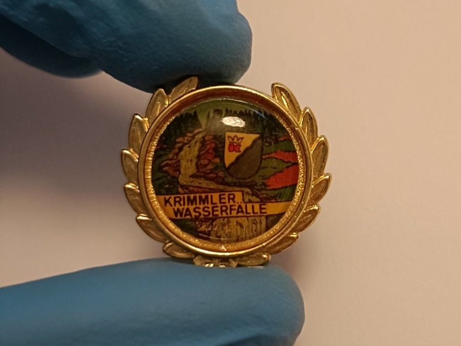 Placchette & Badge: Pin Krimmler Wasserfälle - Box 31 – Usato da Köniz venduto da Pinscollect