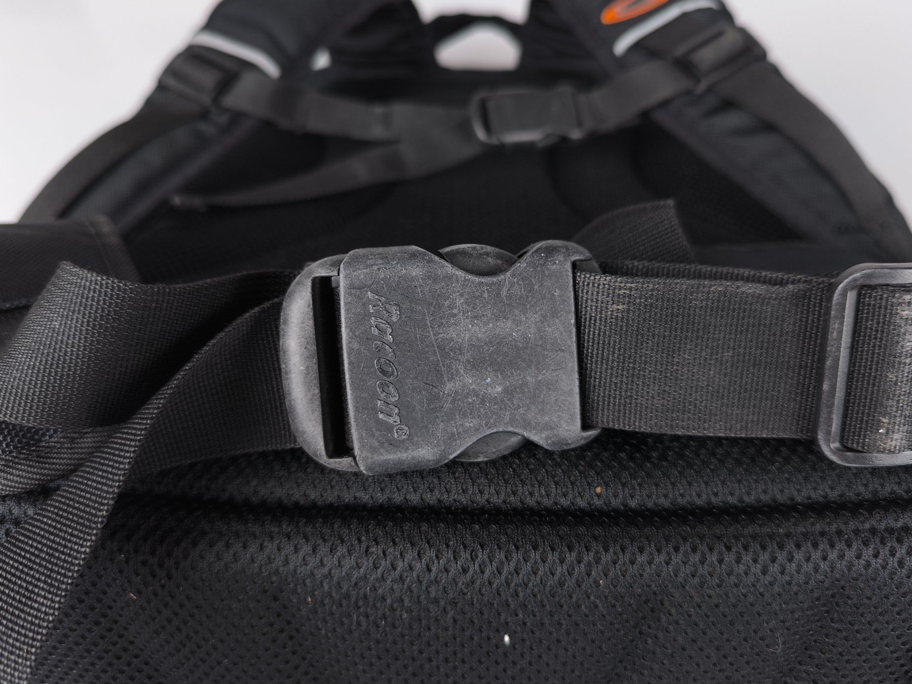 Racoon Zaini: RACOON Rucksack Schwarz Orange – Usato da Rüti ZH venduto da Restwert_Rueti_ZH 6