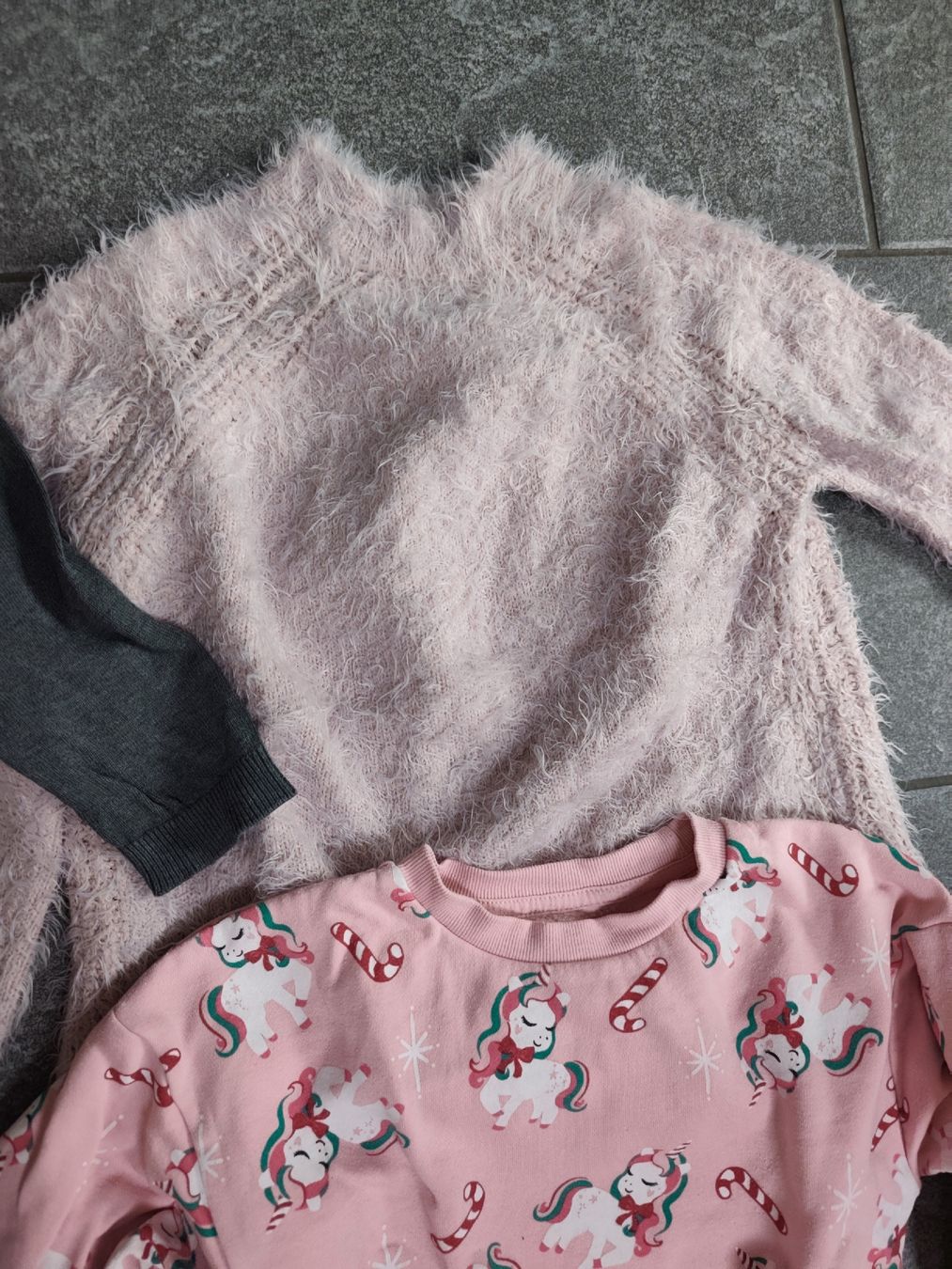 Pullover & Sweatshirts: Pullover Gr 122/128, 5 x – Gebraucht aus Fulenbach von meje0081 2