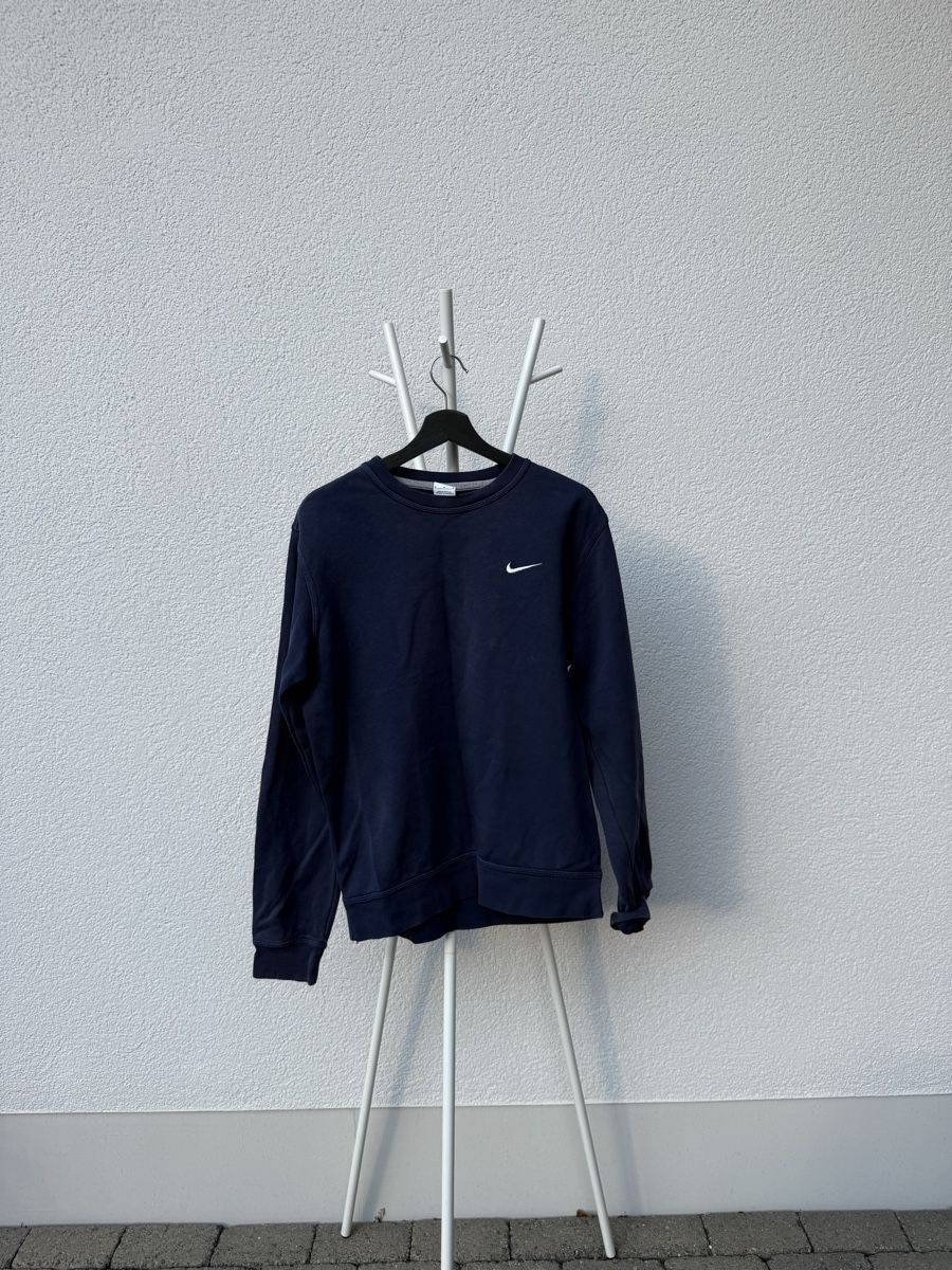 Nike Pullover & Sweatshirts: Nike Pullover dunkelblau Grösse M – Gebraucht aus Niederbipp von lea_l6vg