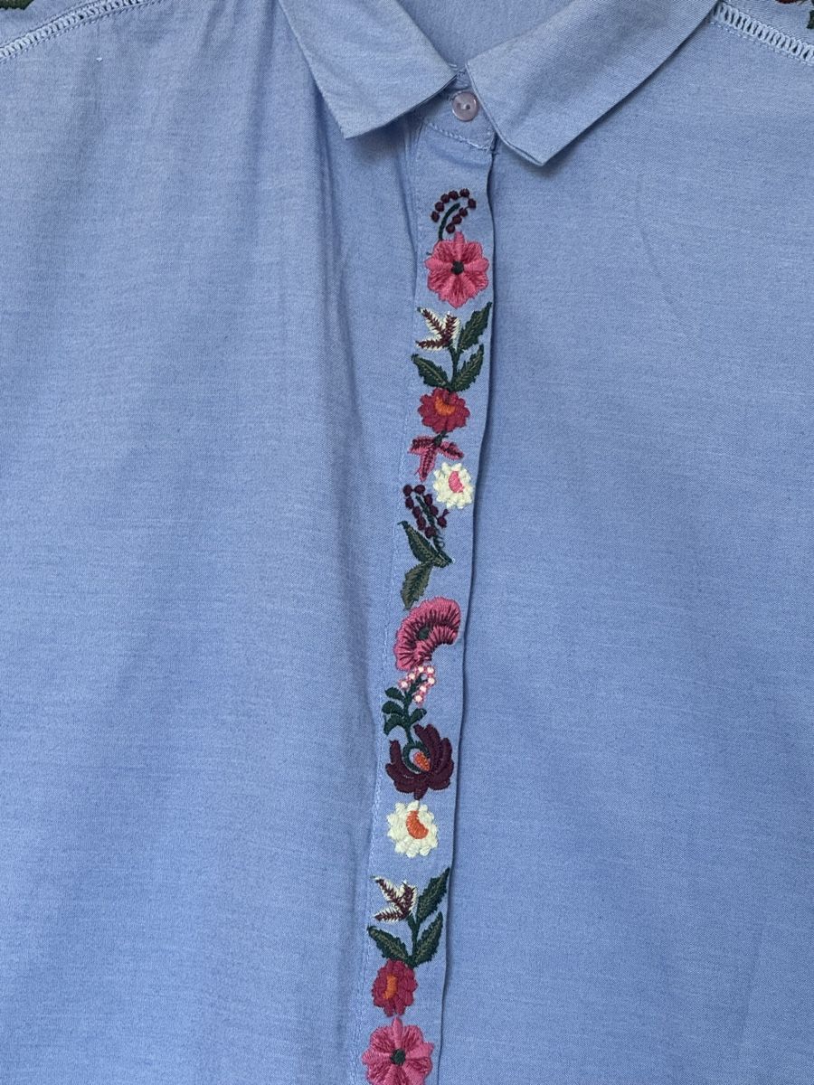 Stradivarius Blusen: Stradivarius Bluse Hellblau mit Blumenstickerei Gr. M. – Neu (gemäss Beschreibung) aus Zürich von ber_78xz 5