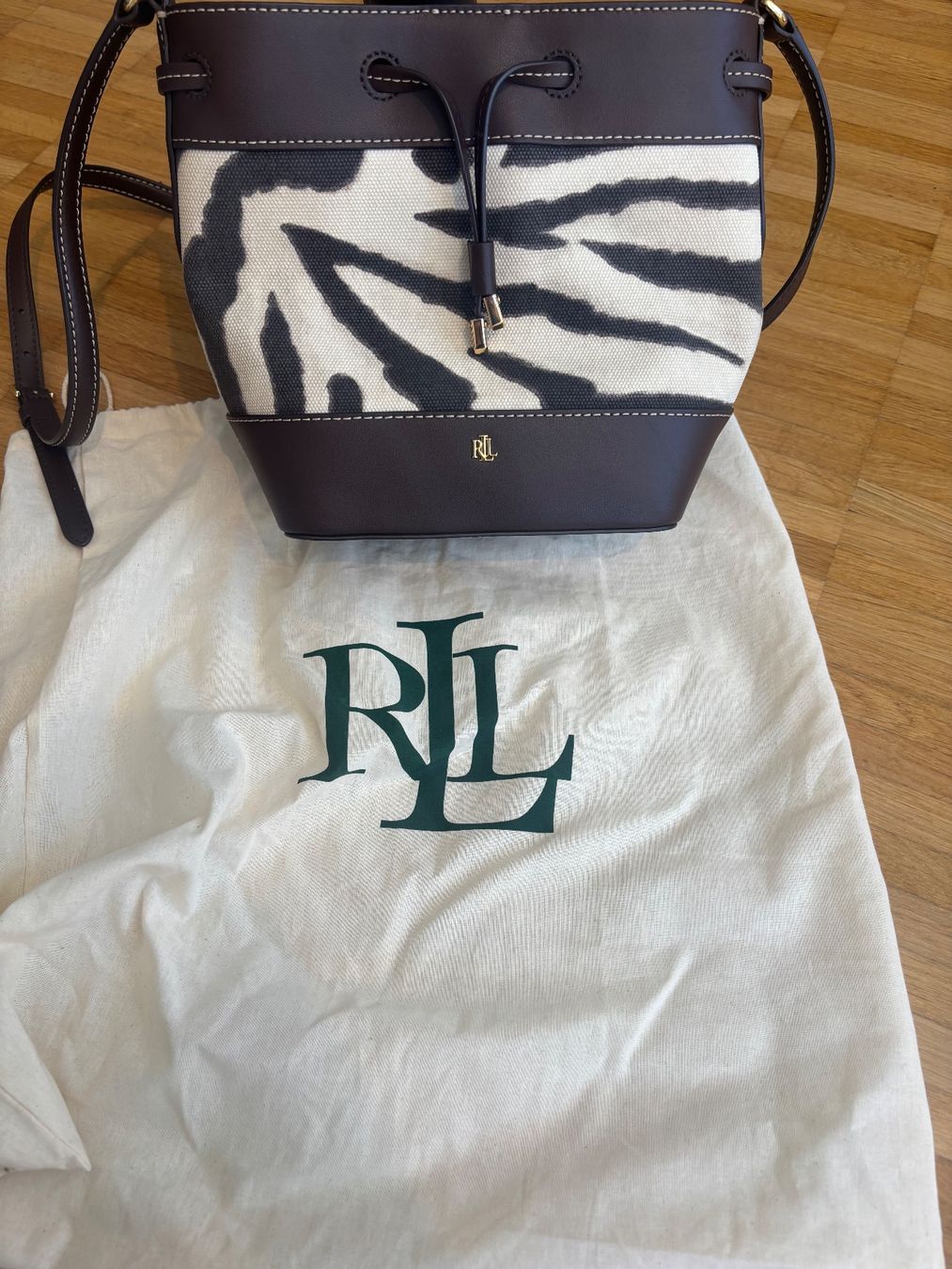 Ralph Lauren Sacs femmes: Ralph Lauren Beuteltasche – D'occasion à Baden par van_k2dq