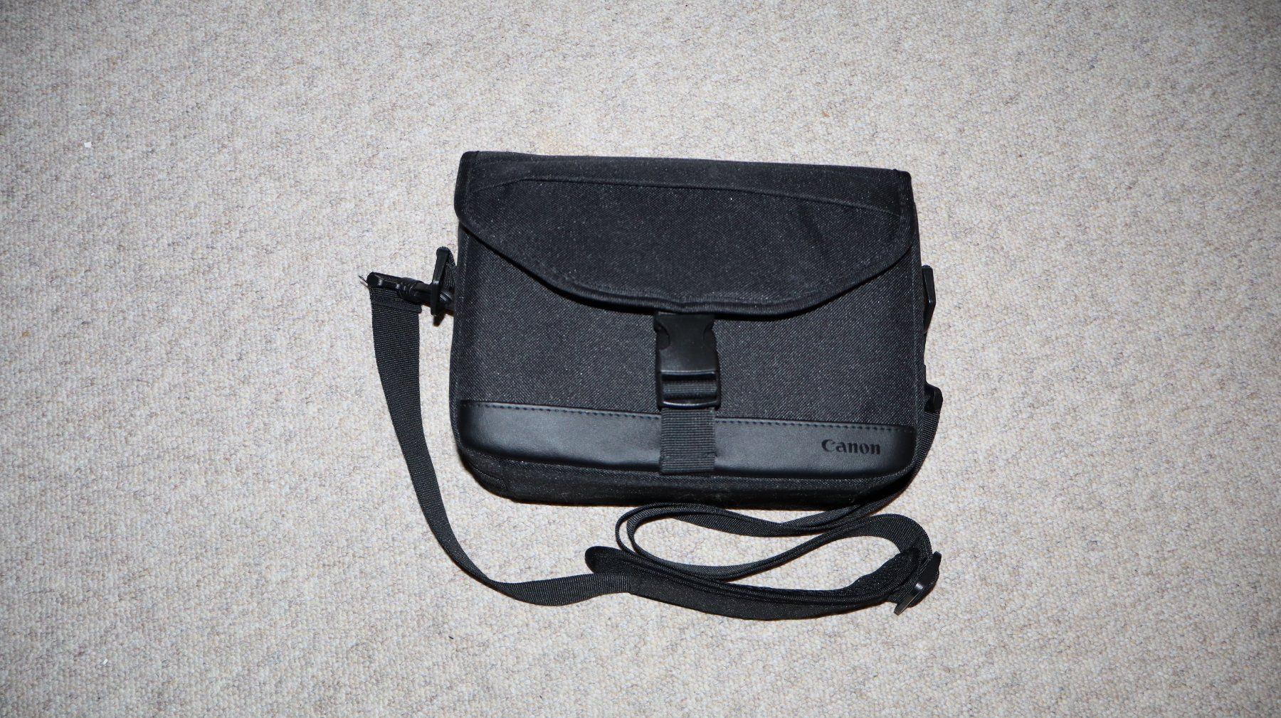 Canon Borse: Kameratasche Canon CB-SB130 – Usato da Holderbank AG venduto da ema1964