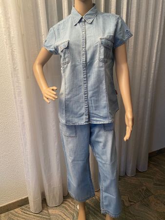 perfekter Auftritt mit diesem speziellen Jeans-Ensemble,40/L