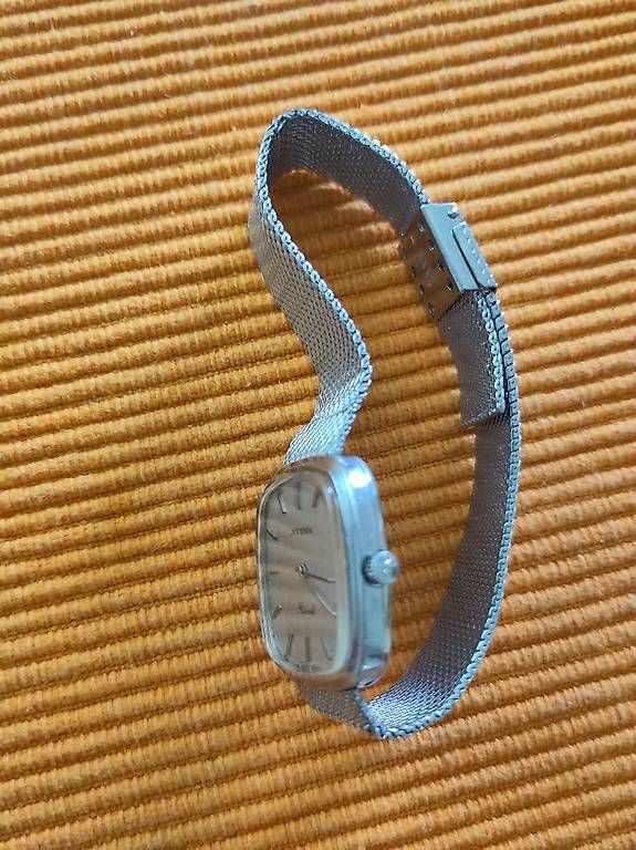 Montres: Damenarmbanduhr – D'occasion à Rüti ZH par Retisch 1