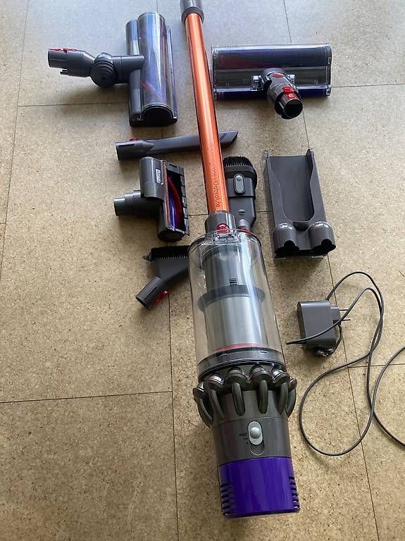 Staubsauger & Zubehör: Dyson cyclon v10 absolute – Gebraucht aus Thun von ersteigern 2