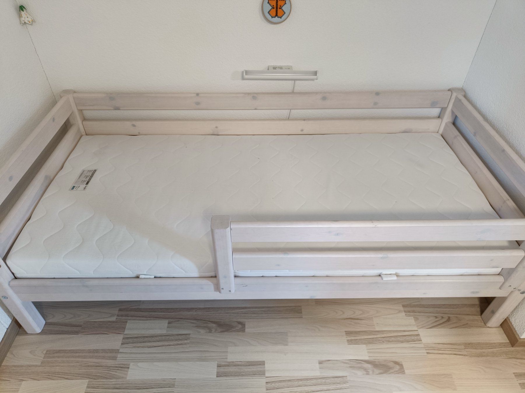 Flexa Letti: Halbhochbett mit Rutsche & Leiter, White Wash, inkl. Matraze – Usato da Bassersdorf venduto da tarioch 3