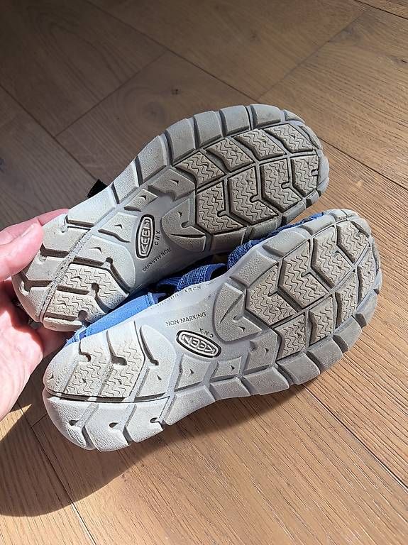 Keen Scarpe da uomo: Keen Trekkingsandalen 34 – Usato da Schwarzenburg venduto da SchoggoLoggo 1