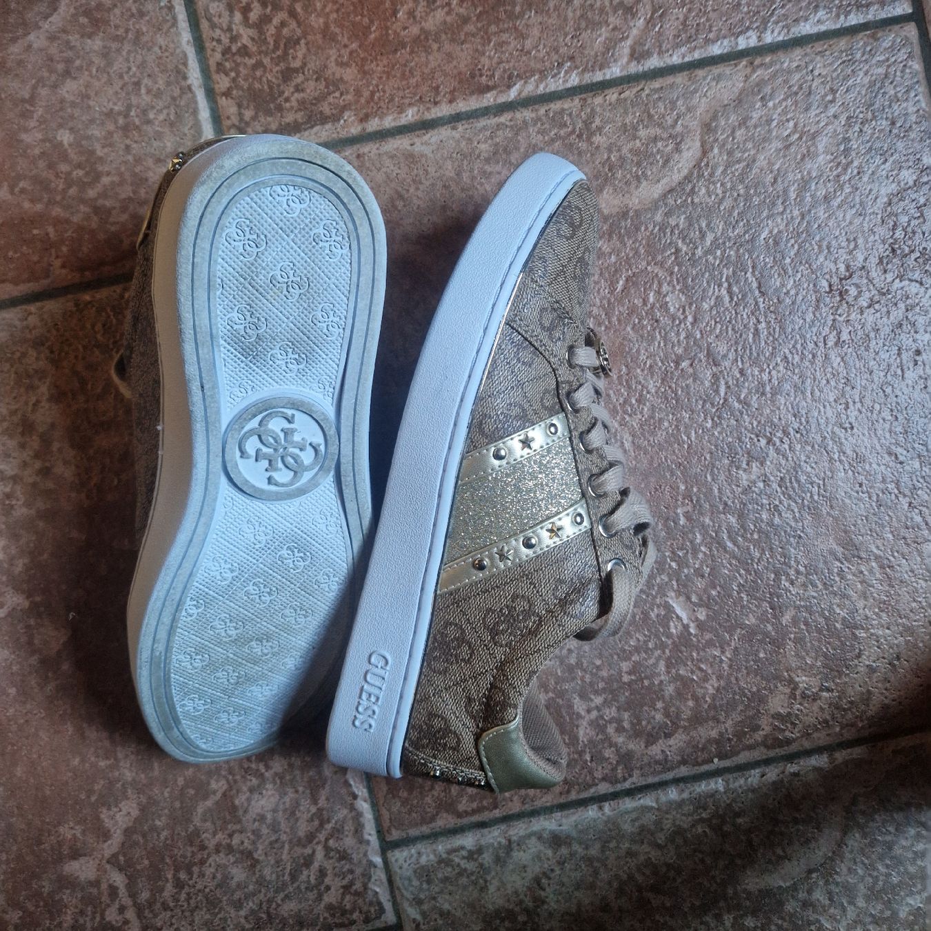 Guess Damenschuhe: Guess Damen Schuhe – Gebraucht aus Leuggern von _naadiine3e_ 3