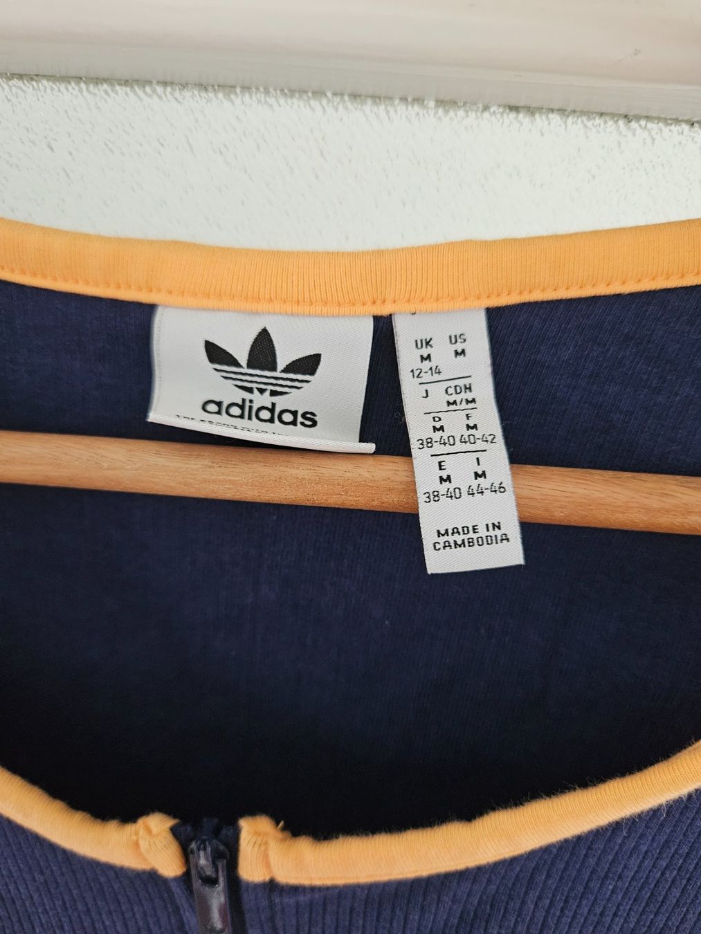 Adidas T-shirt: Adidas t-shirt – Nuovo (secondo la descrizione) da Genève venduto da ele_b7wq 1