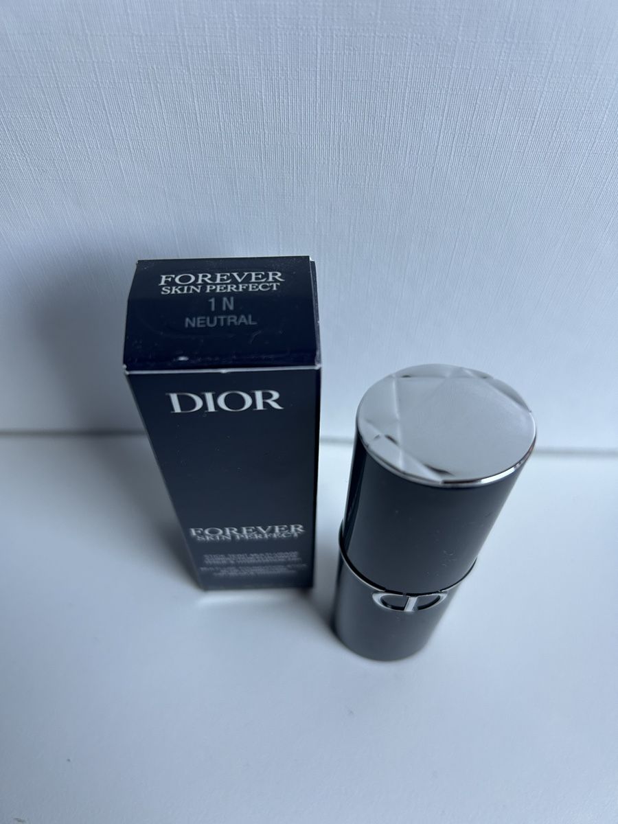 Dior Make-up: Dior Forever Skin Perfect Foundation Stick 1N Neutral – Usato da Rickenbach ZH venduto da nathifa 1