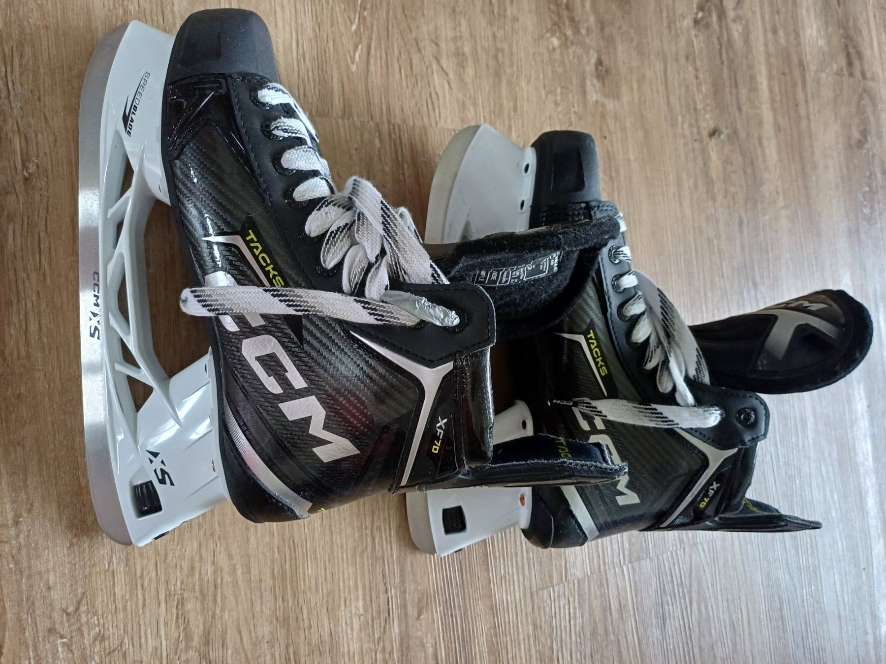 Ccm Pattini da ghiaccio: CCM Hockeyschuhe XF70 mit Speedblates - Grösse 9.5 – Usato da Wattwil venduto da poldi59 2
