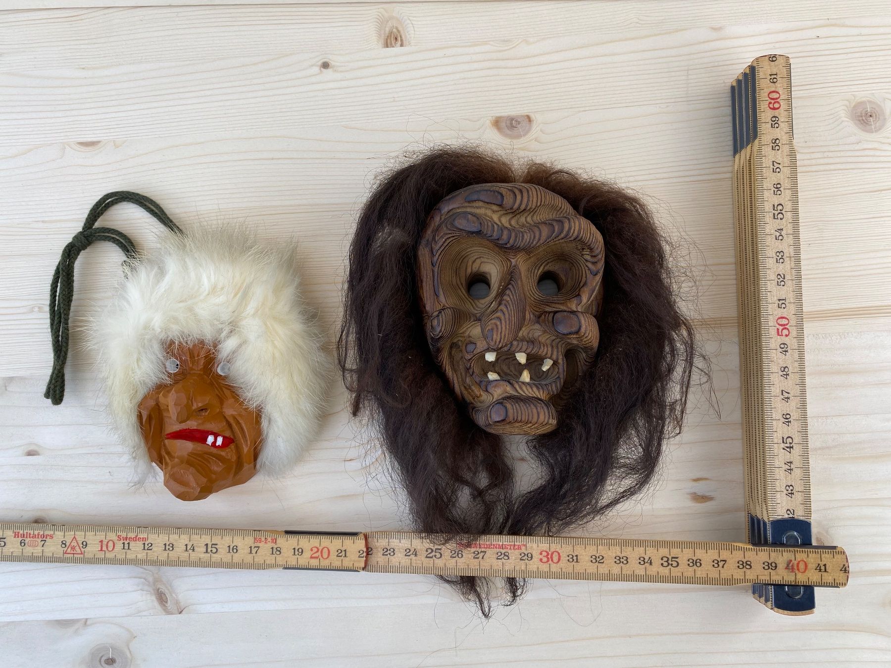 Sonstige Antiquitäten & Kunst: 2 schöne kleine Holzmasken – Gebraucht aus Feldbach von Olive1 9