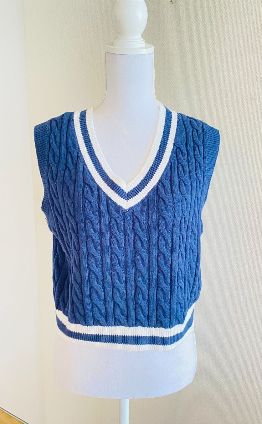 Guess Pullover & Sweatshirts: HOLLISTER: Baumwoll-Pullover/Pullunder, S, Blau – Gebraucht aus Gunten von divertimenti