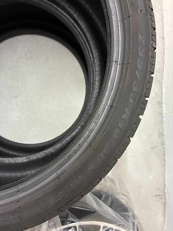 Sonstiges Schreiben & Zeichnen: Winterreifen Pirelli 255 35 19 – Gebraucht aus Neuenhof von Gt5.Performance_
