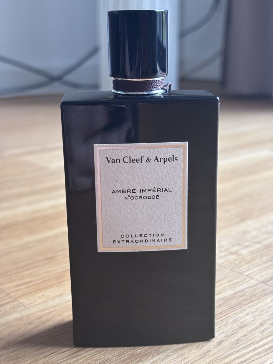 Van Cleef Parfums & Eau de Toilette: Parfum Van Cleef & Arpels Ambre Impérial 75ml – D'occasion à Zürich par Thetimtam