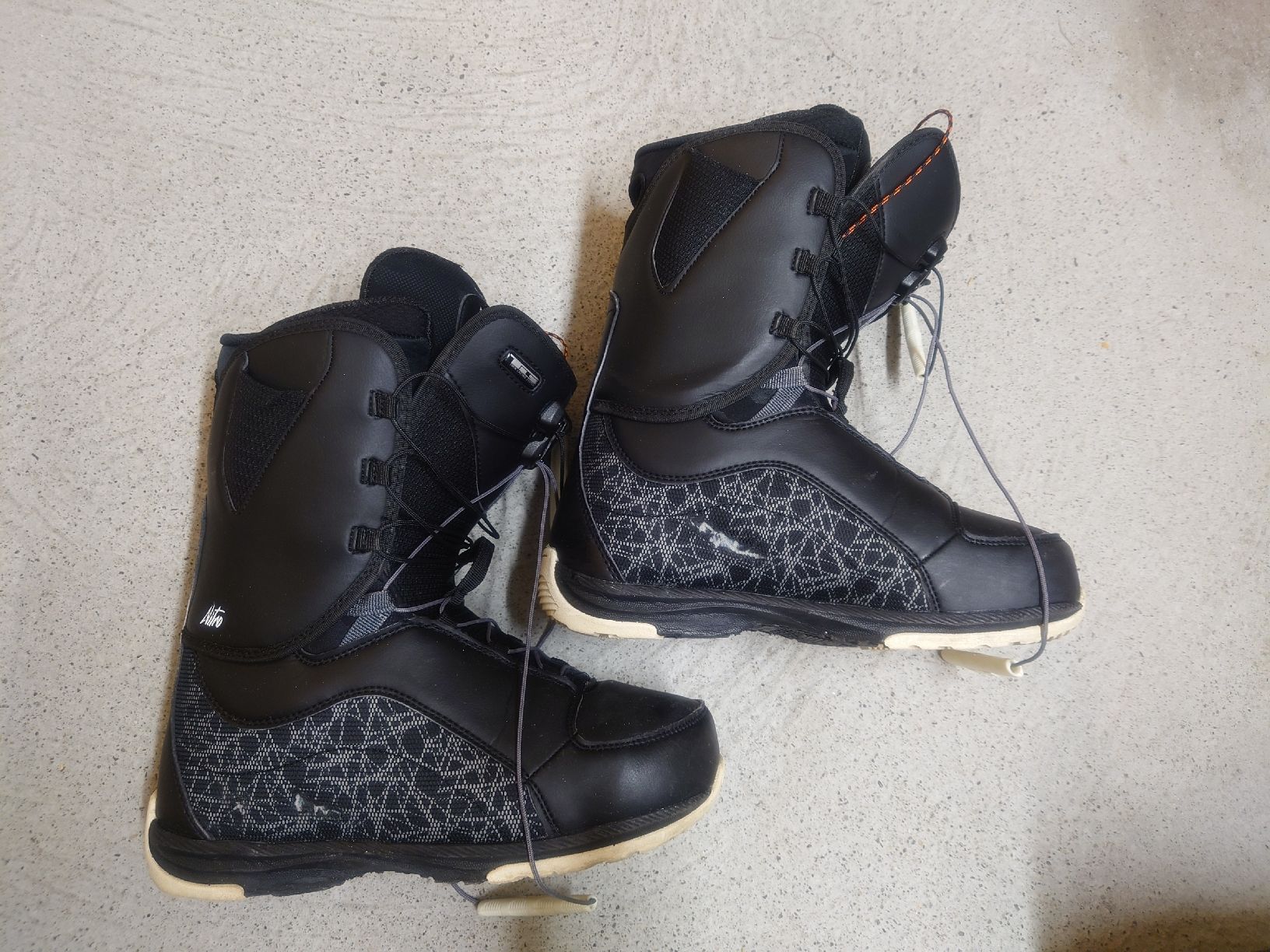 Snowboard Nitro Chaussures femmes: Nitro Snowboard Schuhe (Gr. 38 2/3) – D'occasion à Murten par alau3 3