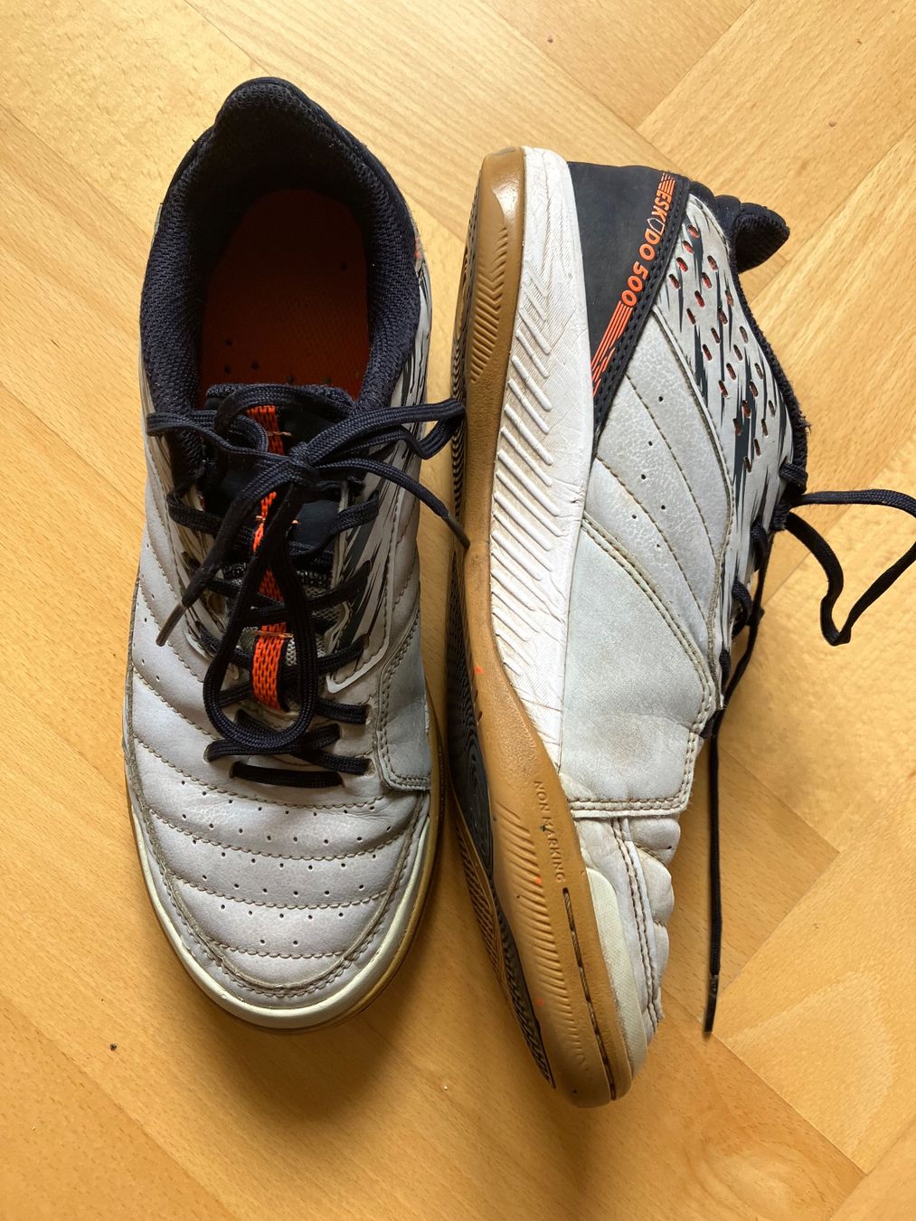 Decathlon Scarpe per ragazzi: Turnschuhe / Hallenschuhe Grösse 38-39 – Usato da Zürich venduto da rebene