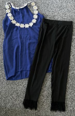 Kleider set mit Leggings und Shir-Blumen  Grösse M neu