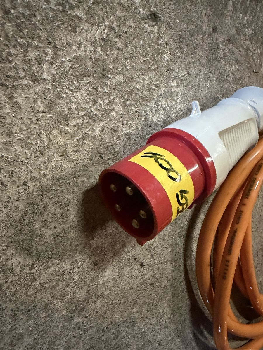Kabel: 6m Stromanschlusskabel mit Stecker – Gebraucht aus Buonas von Topdown 1