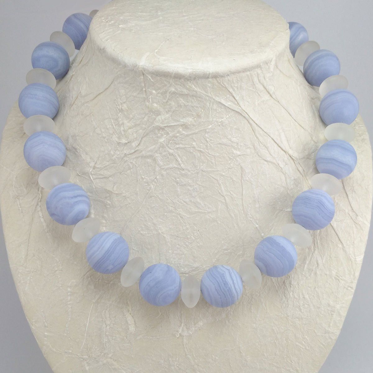 Catenine: Chalcedon Bergkristall Halskette – Nuovo e nell'imballaggio originale da Meilen venduto da Byrd-bijoux