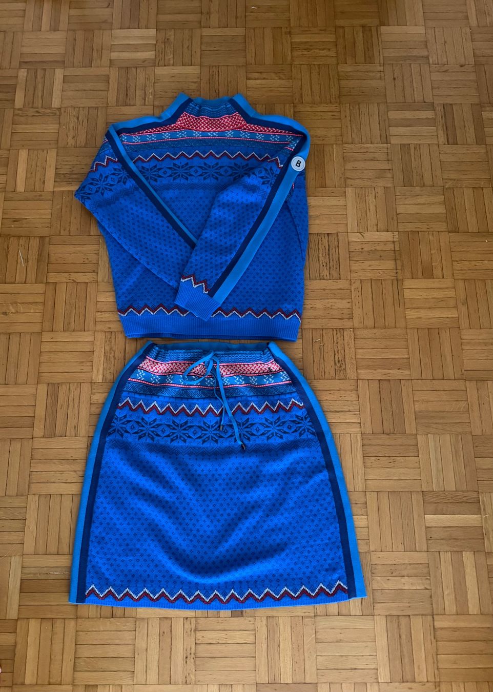 Bogner Lotti di vestiti: Bogner-Pullover & Rock Set, Gr. 40, – Usato da Elsau venduto da isidobrany09