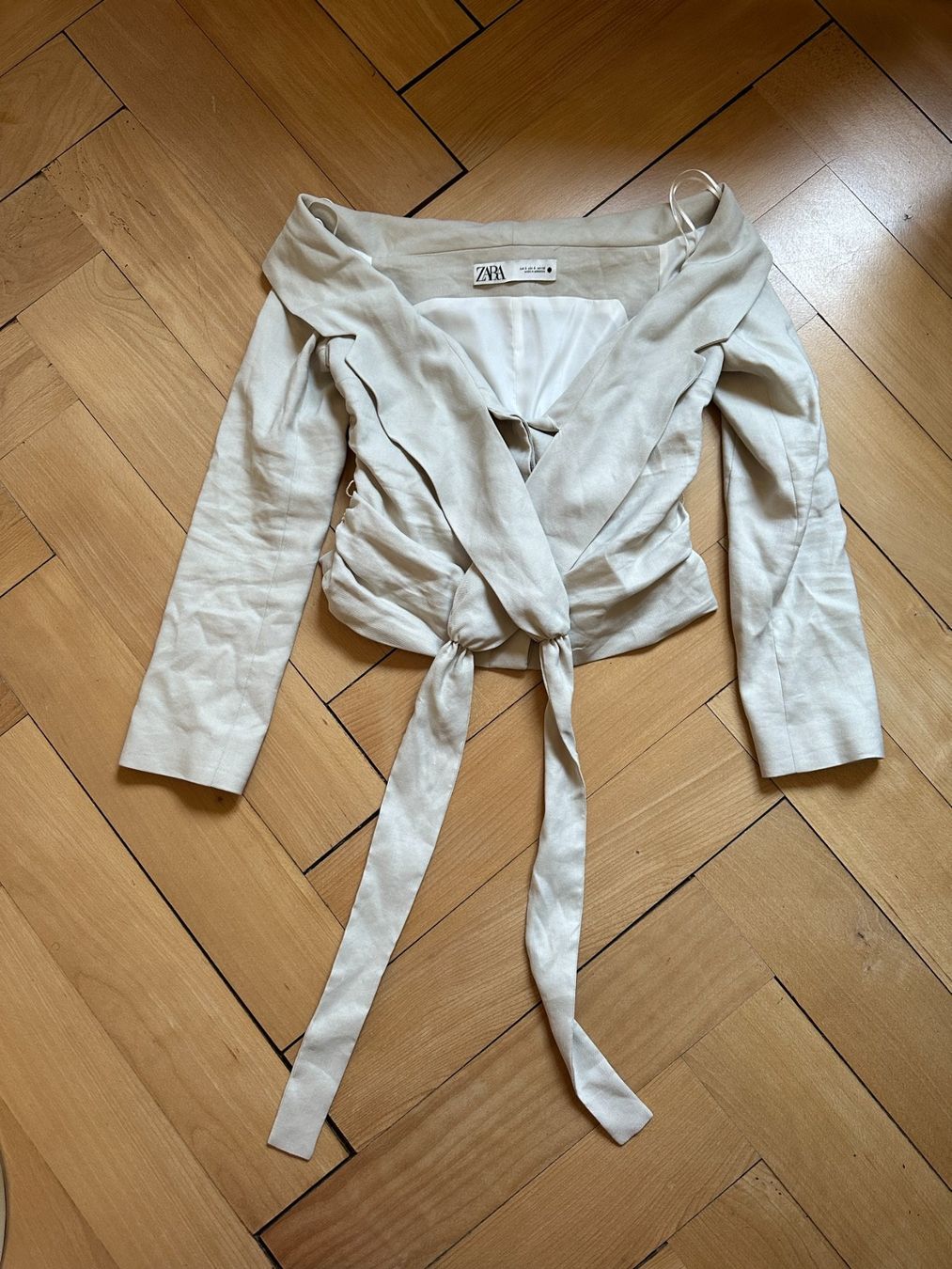 Zara Jacken: ZARA - cropped Jäckchen beige S – Gebraucht aus Zürich von Diazaio