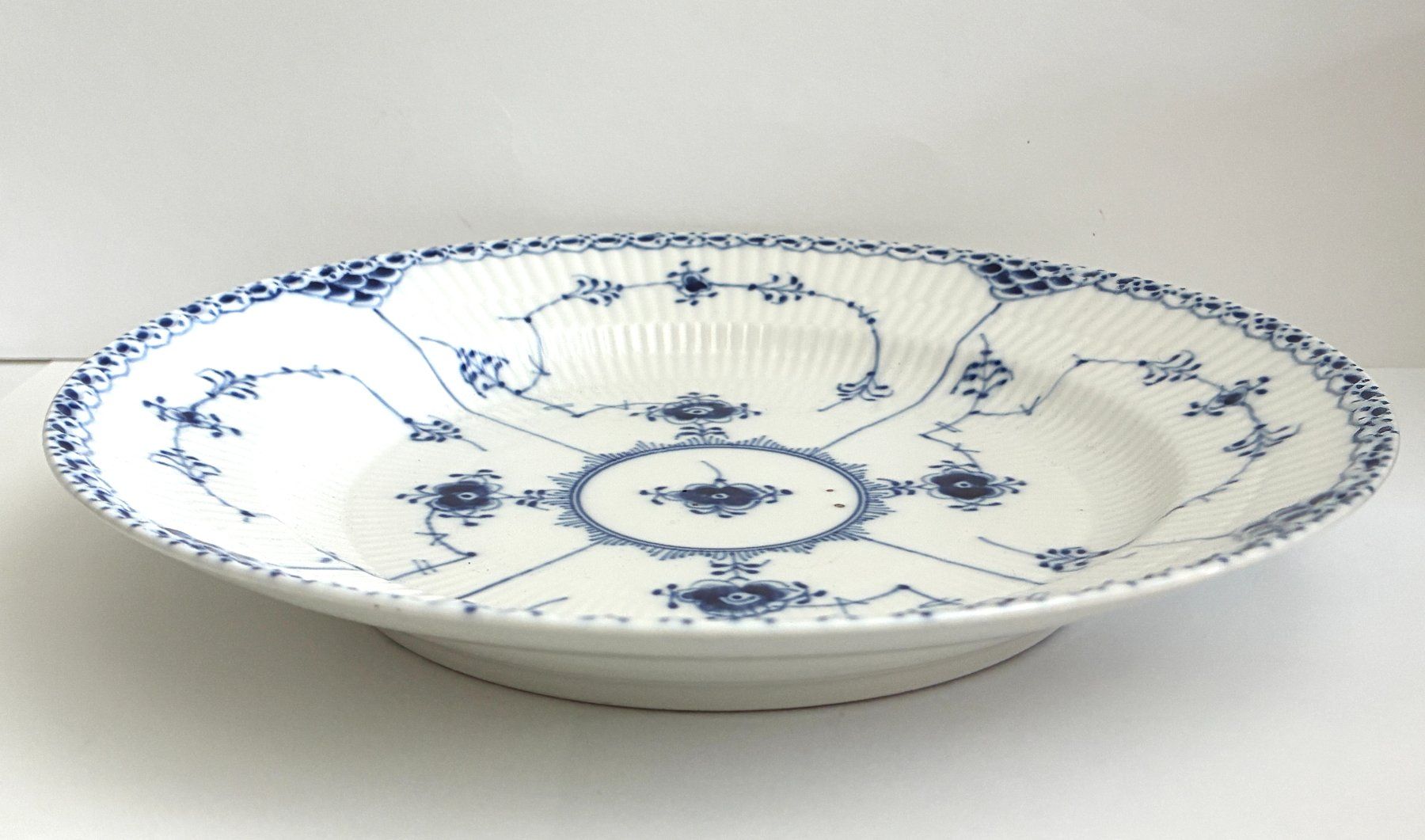 Royal Copenhagen Piatti: ROYAL COPENHAGEN Teller "Musselmalet" Denmark 1963 – Usato da Kloten venduto da Nephty 3
