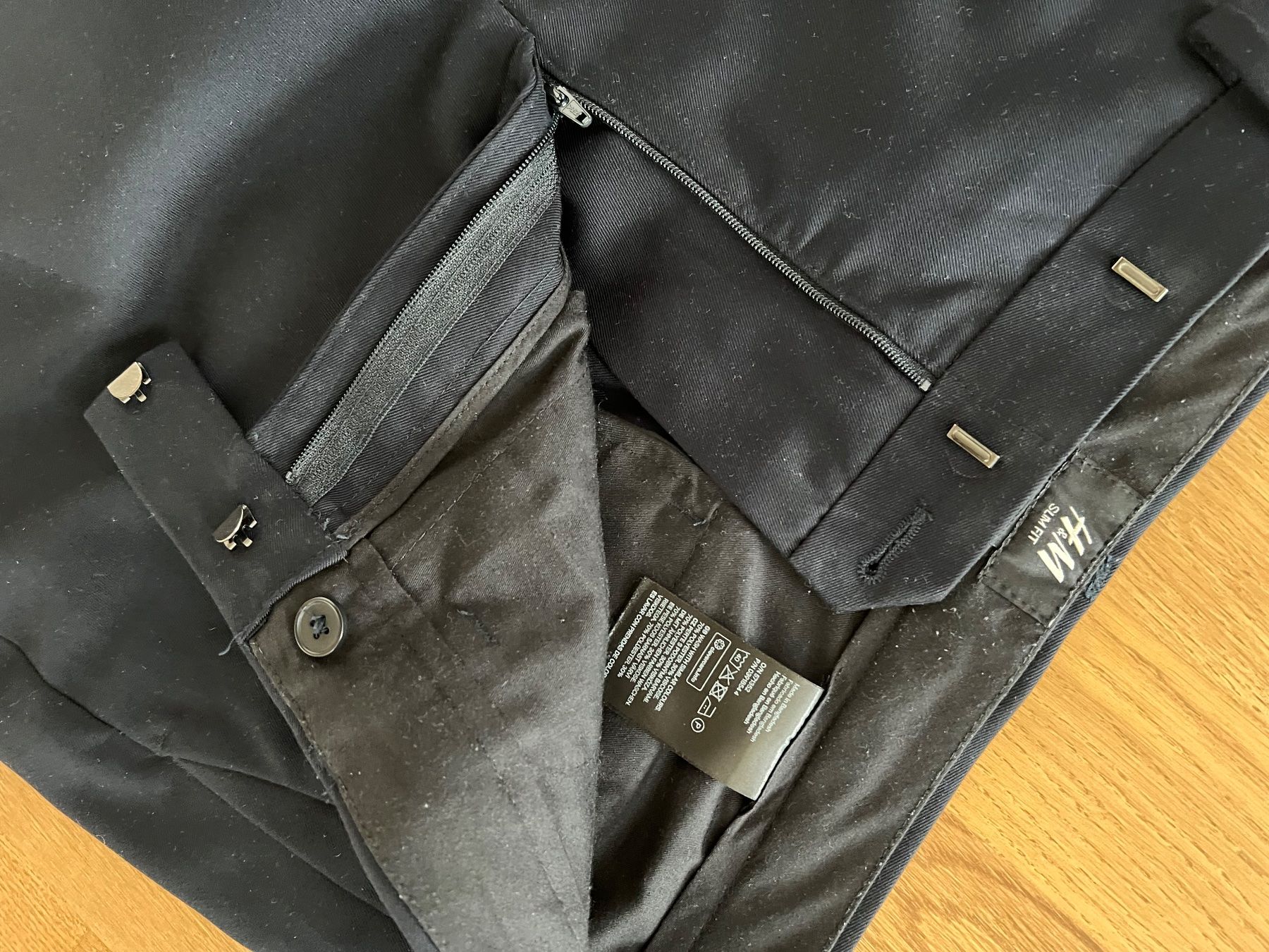 H&M Pantaloni: Dunkelblaue Hose – Usato da Altendorf venduto da wqv_97 4