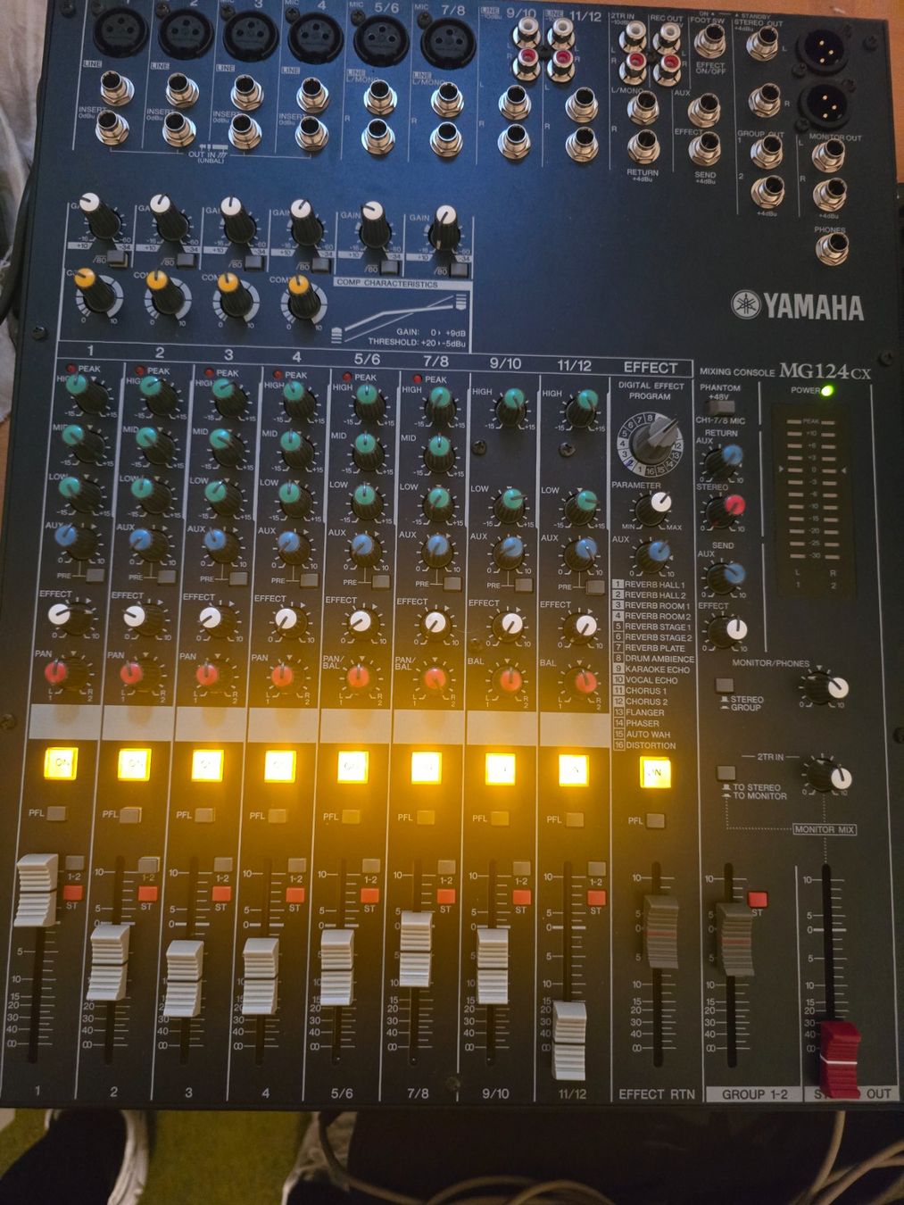 Yamaha Console di mixaggio: YAMAHA Mg 124 CX – Usato da Kreuzlingen venduto da Pino55558 1