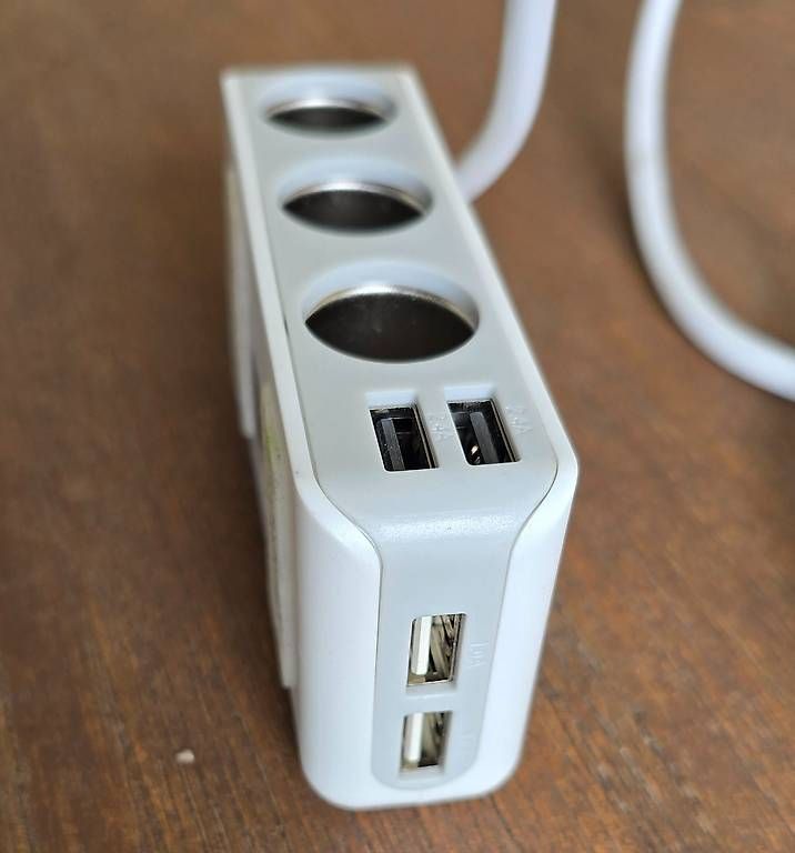 Caricabatterie: 4-fach USB Auto-Ladegerät – Usato da Steinerberg venduto da Bcsbcs