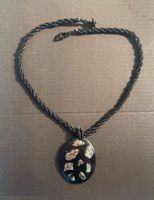 Schwarze Perlenhalskette aus Kunststoff Mit Anhänger