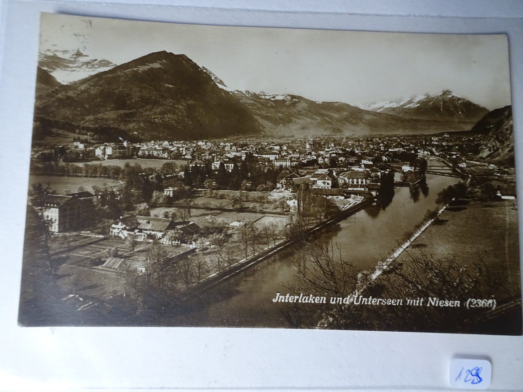 Cartoline postali: AK Interlaken und Unterseen mit Niesen – Usato da Schönenwerd venduto da schnitzunddrunter