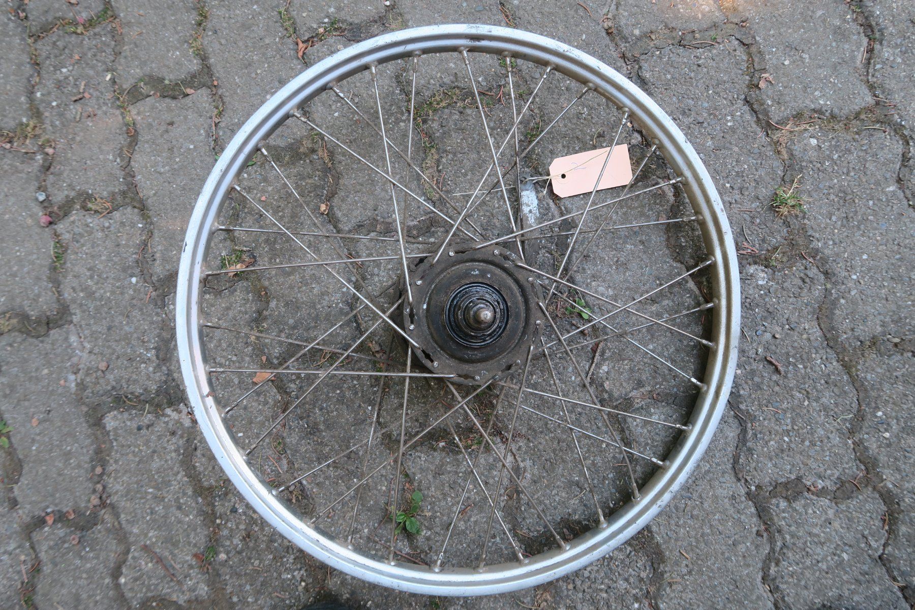 Sachs Mofa-Ersatzteile: Mofa / Töffli Sachs 502 503 ? Hinterrad – Gebraucht aus Heimberg von Heimberg2010 2