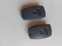 Garagentorantrieb mit 2 Funkfernbedienungen