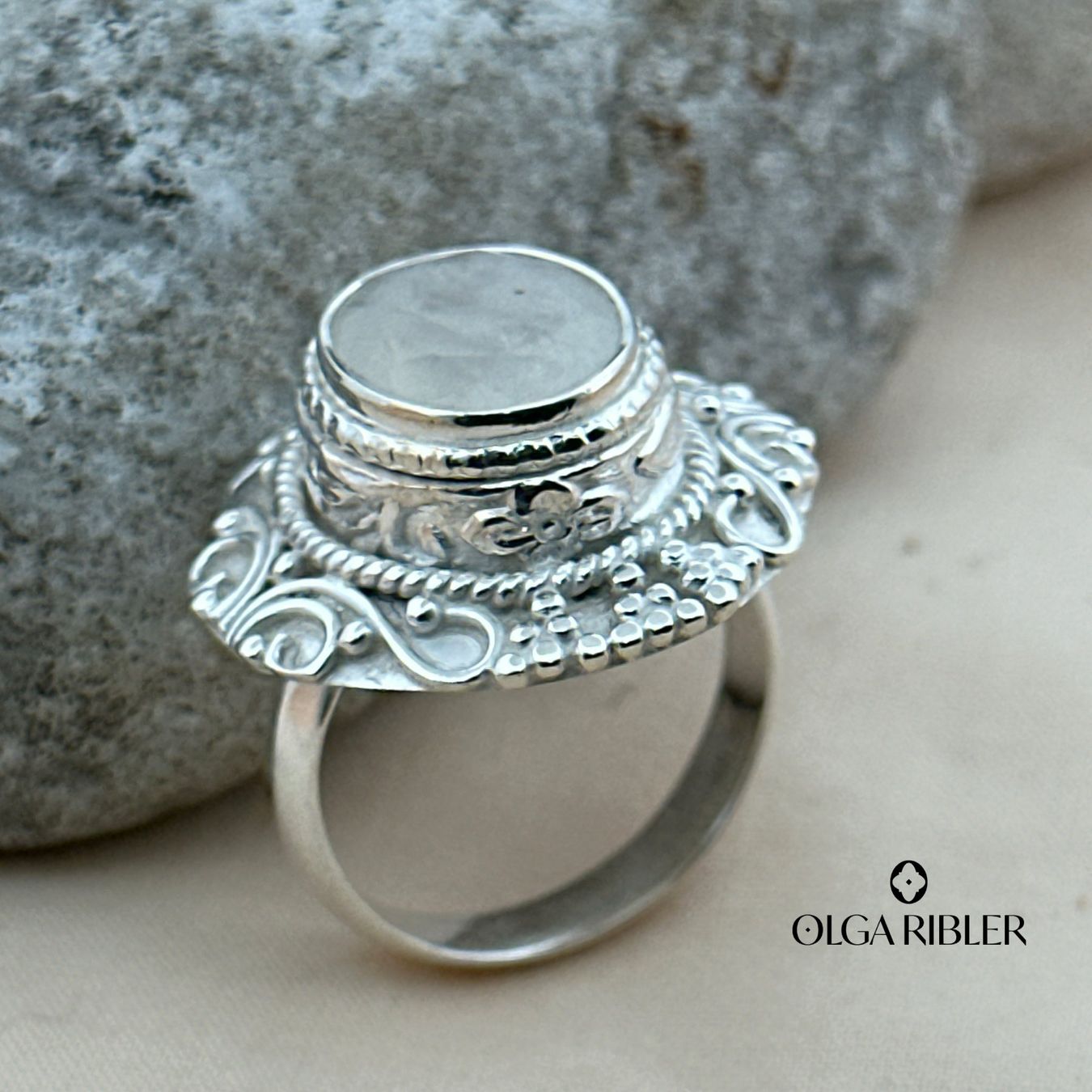 Olga Ribler Anelli: Mondstein Ring Sterling Silber 28 Gramm Ringgrösse 59 – Nuovo (secondo la descrizione) da Luzern venduto da Schmuckoutlet 5