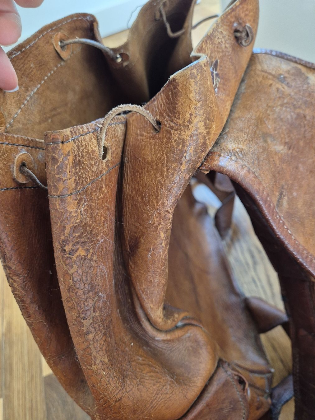 Zaini: Sac à dos vintage en cuir véritable – Usato da Versoix venduto da Lenas9 4