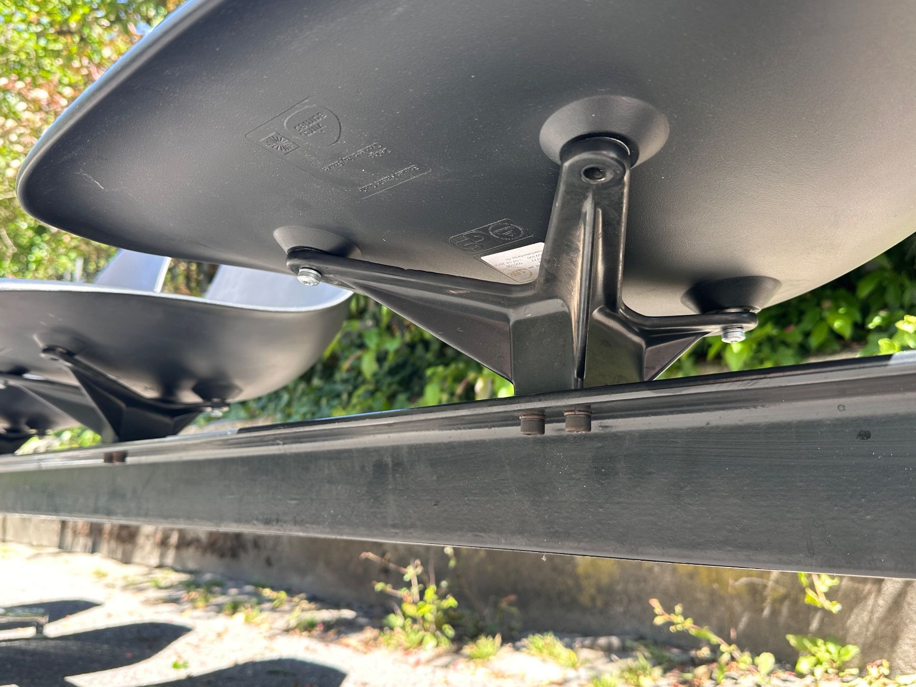 Vitra Sedie: 5 Stühle Vitra Eames Plastic Sidechair auf Traverse, schwarz – Usato da Bern venduto da troom105 5