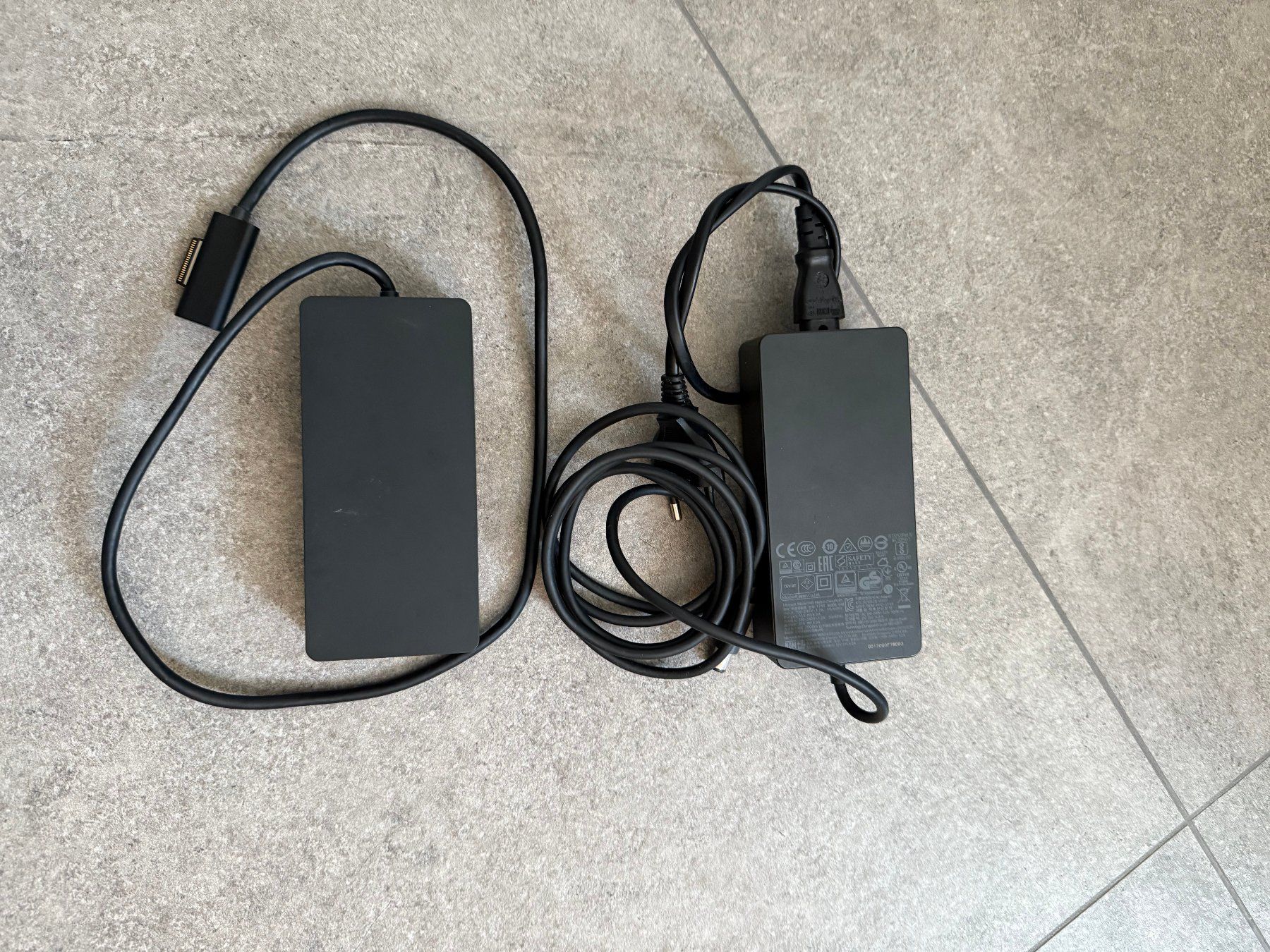 Microsoft Docking station: Microsoft Dockingstation für Surface – Usato da Oberhasli venduto da Josua11