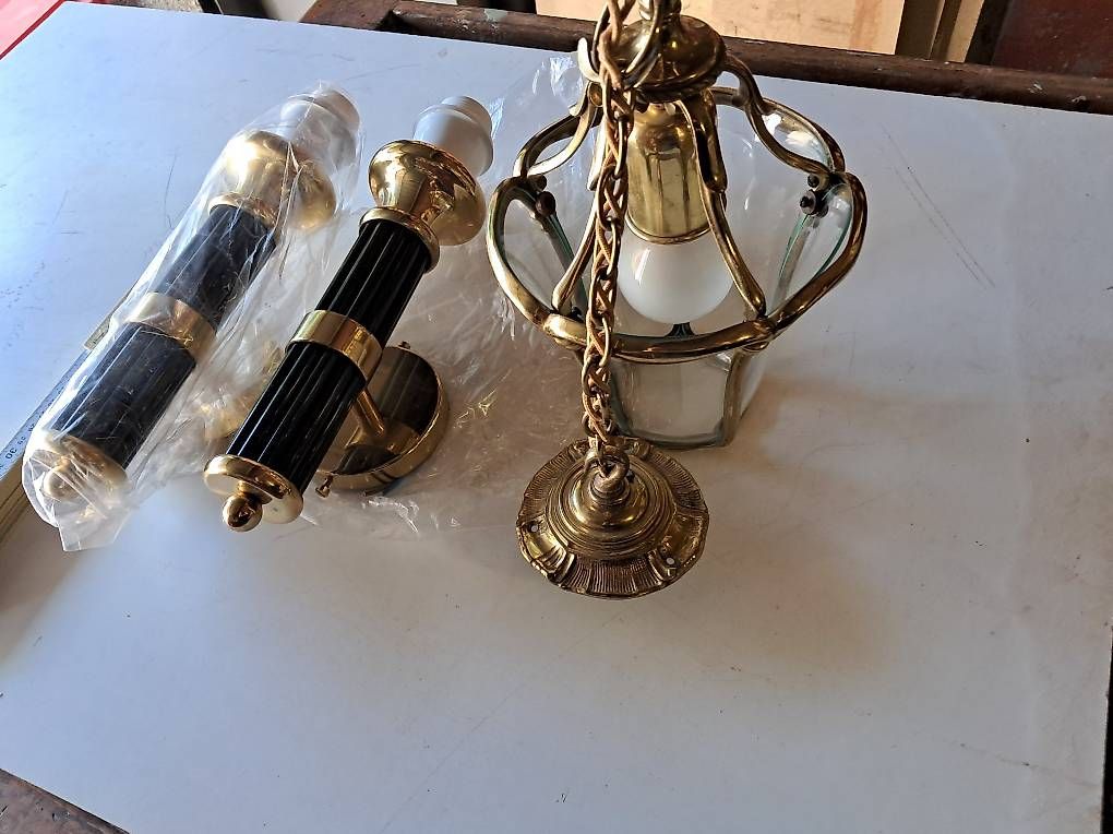 Lampade: lapada  in  + 2 aplich  in ottone . – Nuovo e nell'imballaggio originale da Figino venduto da cau_pcd6