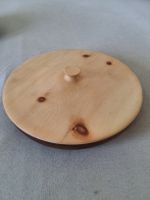 Nussbaumdose mit Arvendeckel