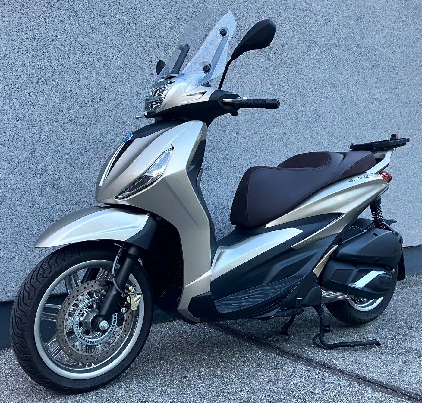 Piaggio Scooter: Piaggio Beverly 300 hpe Maxi Scooter – Usato da Baltschieder venduto da WengerMotos 2